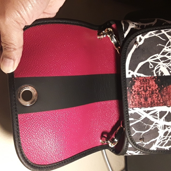 Ohmai Made in Italy Eco-Leather Reversible Clutch With Detachable Strap - Picture 3 of 5